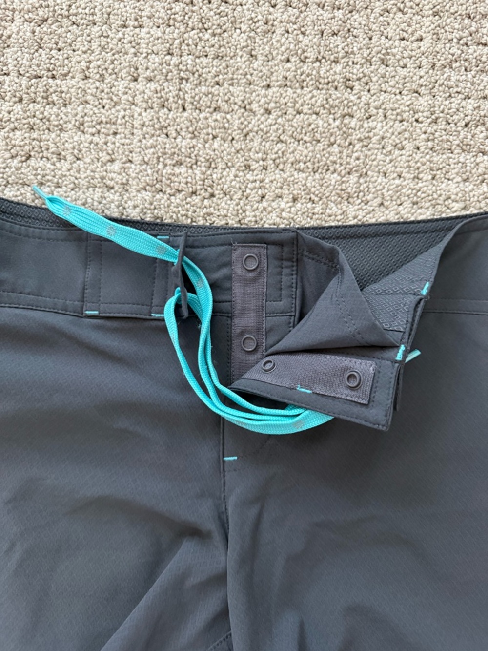 Athleta Women’s Clearwater Board Shorts Size 8 - Picture 6 of 7